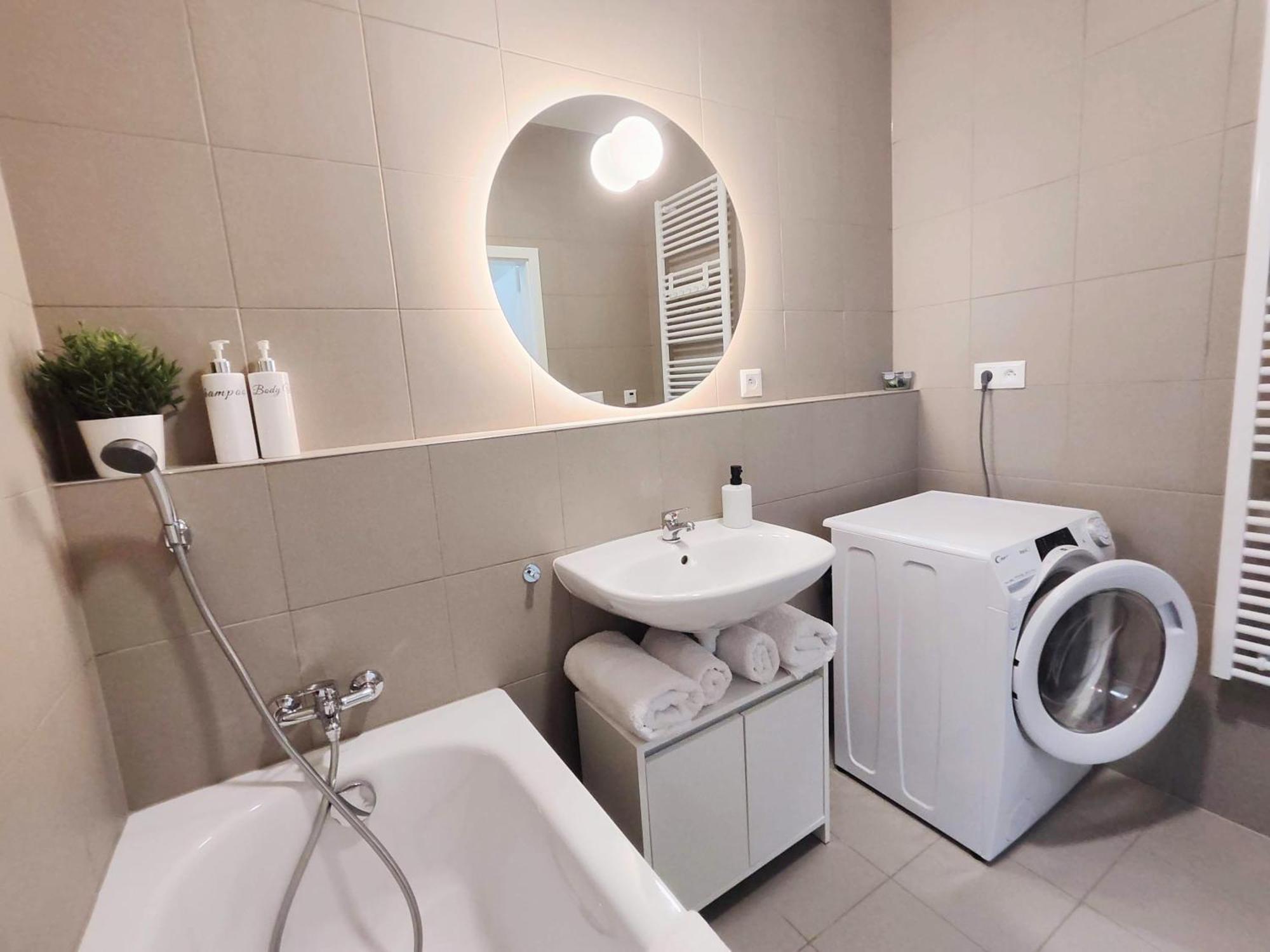 Wings - Brand New - Presidential Garden - Free Parking Apartment Bratislava Exterior photo